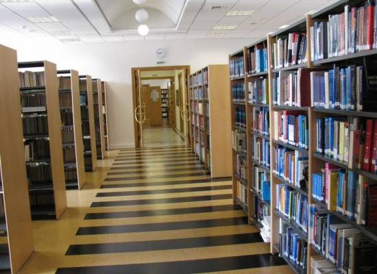 Πρόσβαση σε ηλεκτρονικές πηγές και υπηρεσίες από τη Βιβλιοθήκη