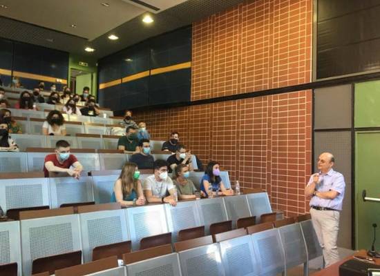 Dr. Koromilas (bottom right) in conversation with students and faculty members of the Medical Faculty and the Department of Biochemistry & Biotechnology of the University of Thessaly, after the end of one of his seminars on Molecular Oncology.