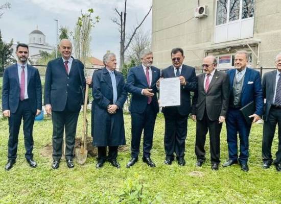 ΕΚΔΗΛΩΣΗ ΤΙΜΗΣ ΓΙΑ ΤΟΝ ΙΠΠΟΚΡΑΤΗ ΣΤΟ ΤΜΗΜΑ ΙΑΤΡΙΚΗΣ ΤΟΥ ΒΕΛΙΓΡΑΔΙΟΥ ΣΕΡΒΙΑΣ ΚΑΙ ΥΠΟΓΡΑΦΗ ΠΡΩΤΟΚΟΛΛΟΥ ΣΥΝΕΡΓΑΣΙΑΣ ΜΕ ΤΟ ΤΜΗΜΑ ΙΑΤΡΙΚΗΣ ΤΟΥ ΠΑΝΕΠΙΣΤΗΜΙΟΥ ΘΕΣΣΑΛΙΑΣ