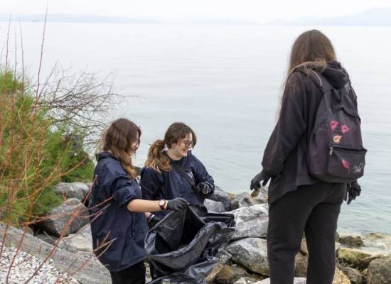 Καθαρισμός παραλιακού μετώπου