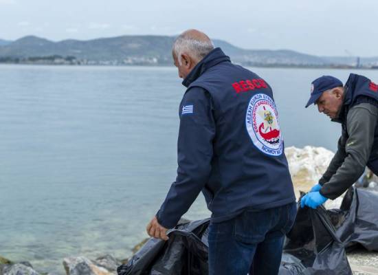 Καθαρισμός παραλιακού μετώπου