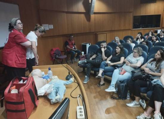 Φοιτήτριες/τές 4ου έτους του Π.Τ.Π.Ε. επιμορφώνονται στις πρώτες βοήθειες με την υποστήριξη του Ε.Ε.Σ. (Παράρτημα Βόλου)