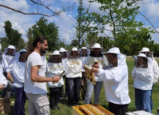 Εκπαιδευτική επίσκεψη στο Εργαστήριο Εφαρμοσμένης Μελισσοκομίας του Πανεπιστημίου Θεσσαλίας