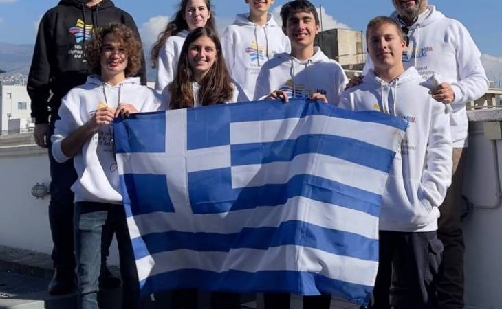 ΜΠΟΚΟΤΑ, ΚΟΛΟΜΒΙΑ, 14η ΔΙΕΘΝΗΣ ΟΛΥΜΠΙΑΔΑ ΑΣΤΡΟΝΟΜΙΑΣ – ΑΣΤΡΟΦΥΣΙΚΗΣ ΠΟΛΥ ΚΑΛΗ ΕΜΦΑΝΙΣΗ: ΕΝΑ ΧΑΛΚΙΝΟ ΜΕΤΑΛΛΙΟ ΚΑΙ ΔΥΟ ΕΥΦΗΜΕΣ ΜΝΕΙΕΣ