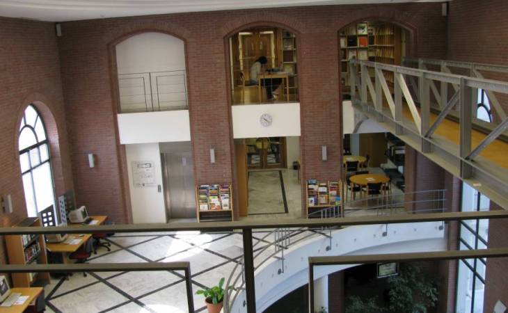 1ος όροφος κτιρίου Κεντρικής Βιβλιοθήκης Πανεπιστημίου Θεσσαλίας